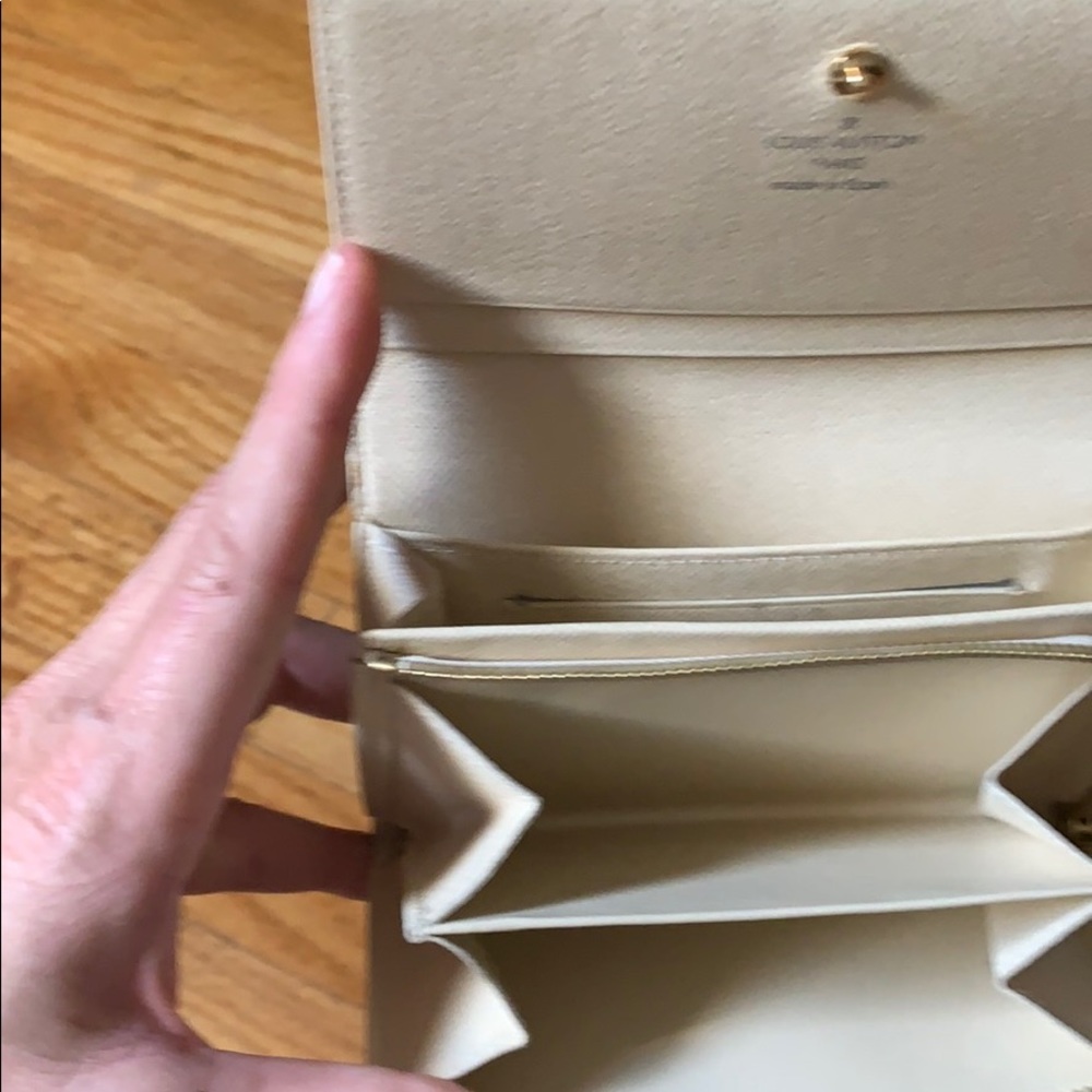 Wallet - Picture 2 of 5